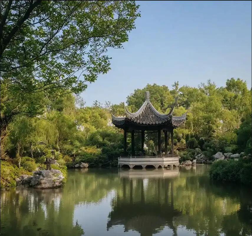 黄浦区笑蓝餐饮有限公司